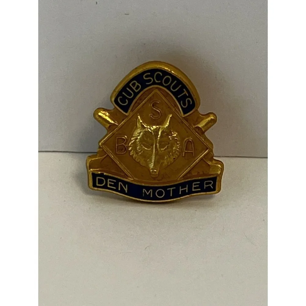 VTG Cub Scouts Den's mother Boy scouts‎ of America Lapel hat jacket pin